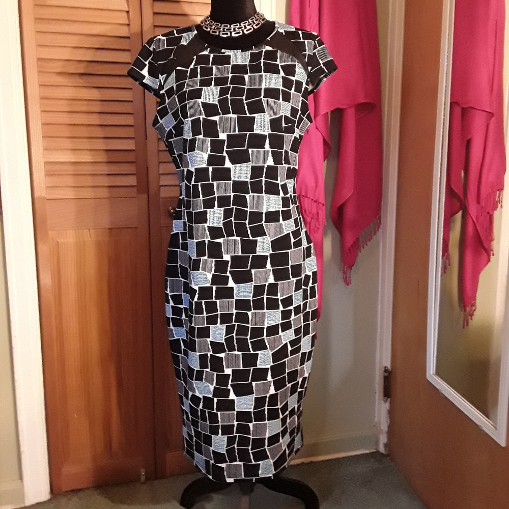 Slim fitting sheath